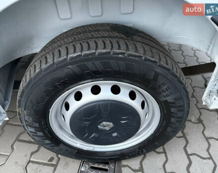 Белый Рено Мастер, объемом двигателя 0 л и пробегом 252 тыс. км за 18800 $, фото 57 на Automoto.ua