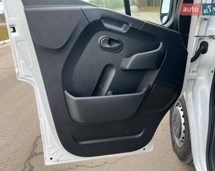 Белый Рено Мастер, объемом двигателя 2.3 л и пробегом 293 тыс. км за 24999 $, фото 41 на Automoto.ua