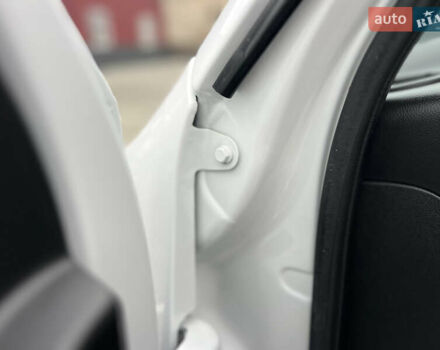 Белый Рено Мастер, объемом двигателя 2.3 л и пробегом 233 тыс. км за 17900 $, фото 129 на Automoto.ua