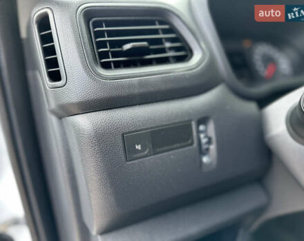 Белый Рено Мастер, объемом двигателя 2.3 л и пробегом 204 тыс. км за 20800 $, фото 11 на Automoto.ua