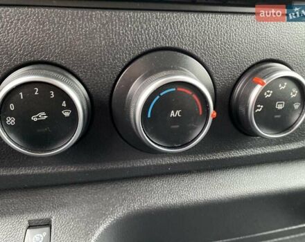 Білий Рено Мастєр, об'ємом двигуна 2.3 л та пробігом 245 тис. км за 17750 $, фото 47 на Automoto.ua