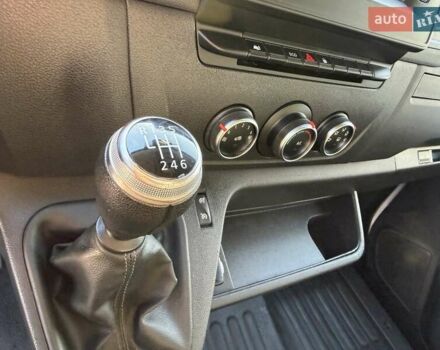 Белый Рено Мастер, объемом двигателя 2.3 л и пробегом 250 тыс. км за 19999 $, фото 22 на Automoto.ua