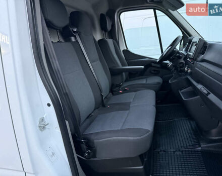 Белый Рено Мастер, объемом двигателя 0 л и пробегом 252 тыс. км за 18800 $, фото 48 на Automoto.ua