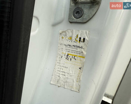 Білий Рено Мастєр, об'ємом двигуна 2.3 л та пробігом 98 тис. км за 27300 $, фото 51 на Automoto.ua