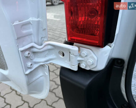 Белый Рено Мастер, объемом двигателя 0 л и пробегом 252 тыс. км за 18800 $, фото 64 на Automoto.ua