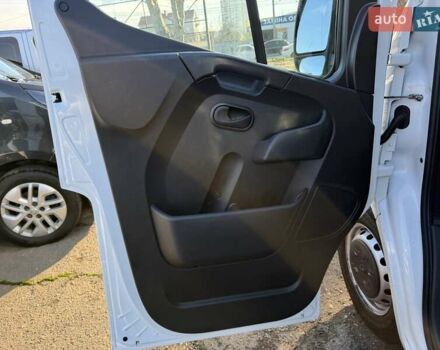 Белый Рено Мастер, объемом двигателя 2.3 л и пробегом 250 тыс. км за 19999 $, фото 15 на Automoto.ua