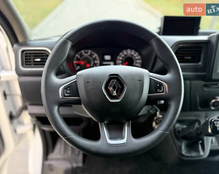 Белый Рено Мастер, объемом двигателя 2.3 л и пробегом 230 тыс. км за 19950 $, фото 24 на Automoto.ua