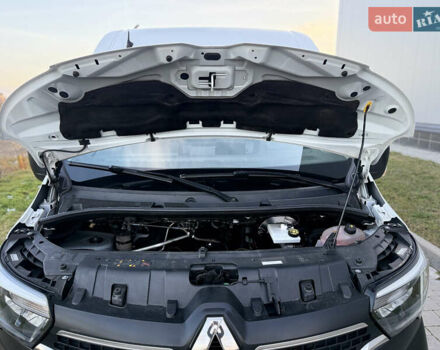 Белый Рено Мастер, объемом двигателя 2.3 л и пробегом 230 тыс. км за 19950 $, фото 50 на Automoto.ua