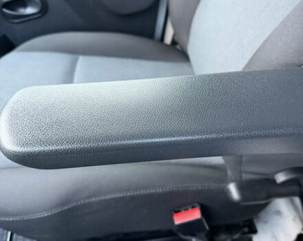 Белый Рено Мастер, объемом двигателя 2.3 л и пробегом 320 тыс. км за 24500 $, фото 29 на Automoto.ua