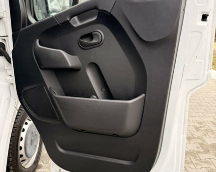 Белый Рено Мастер, объемом двигателя 2.3 л и пробегом 220 тыс. км за 19700 $, фото 6 на Automoto.ua