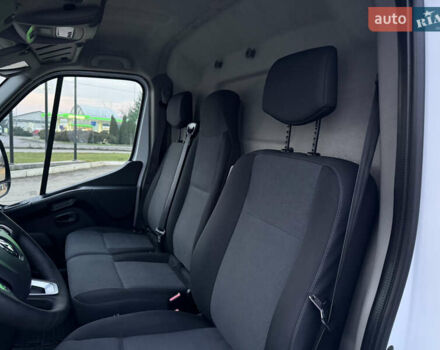 Белый Рено Мастер, объемом двигателя 0 л и пробегом 252 тыс. км за 18800 $, фото 32 на Automoto.ua