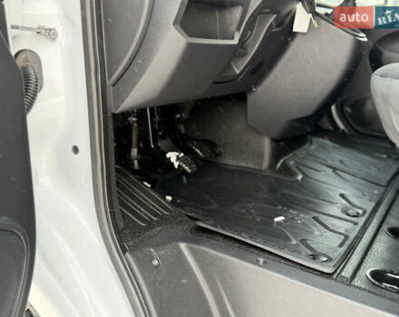 Белый Рено Мастер, объемом двигателя 2.3 л и пробегом 189 тыс. км за 28300 $, фото 15 на Automoto.ua