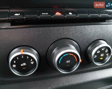 Белый Рено Мастер, объемом двигателя 2.3 л и пробегом 216 тыс. км за 20000 $, фото 55 на Automoto.ua