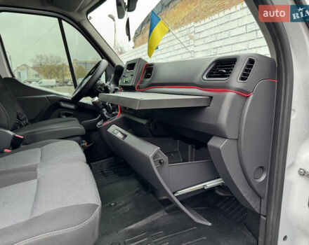 Белый Рено Мастер, объемом двигателя 2.3 л и пробегом 242 тыс. км за 21000 $, фото 27 на Automoto.ua