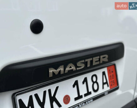 Белый Рено Мастер, объемом двигателя 2.3 л и пробегом 240 тыс. км за 18500 $, фото 26 на Automoto.ua
