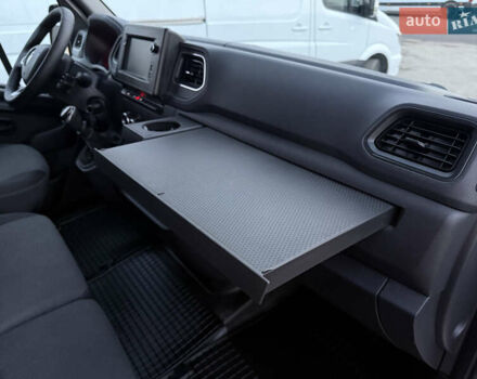 Белый Рено Мастер, объемом двигателя 0 л и пробегом 252 тыс. км за 18800 $, фото 45 на Automoto.ua