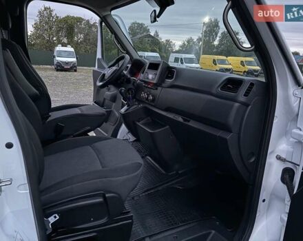 Белый Рено Мастер, объемом двигателя 2.3 л и пробегом 223 тыс. км за 17200 $, фото 20 на Automoto.ua