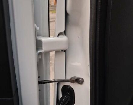 Белый Рено Мастер, объемом двигателя 2.3 л и пробегом 288 тыс. км за 19500 $, фото 29 на Automoto.ua