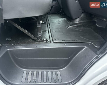 Білий Рено Мастєр, об'ємом двигуна 2.3 л та пробігом 40 тис. км за 23300 $, фото 29 на Automoto.ua