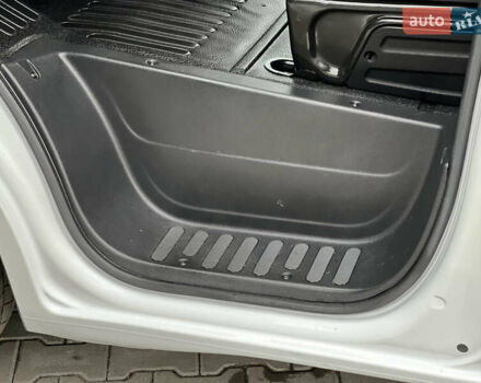 Белый Рено Мастер, объемом двигателя 2.3 л и пробегом 233 тыс. км за 17900 $, фото 83 на Automoto.ua