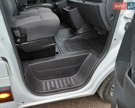 Белый Рено Мастер, объемом двигателя 2.3 л и пробегом 216 тыс. км за 20000 $, фото 47 на Automoto.ua