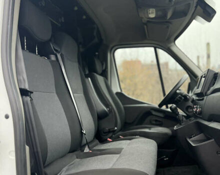 Белый Рено Мастер, объемом двигателя 2.3 л и пробегом 372 тыс. км за 18500 $, фото 16 на Automoto.ua