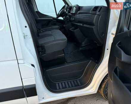 Белый Рено Мастер, объемом двигателя 0 л и пробегом 252 тыс. км за 18800 $, фото 40 на Automoto.ua