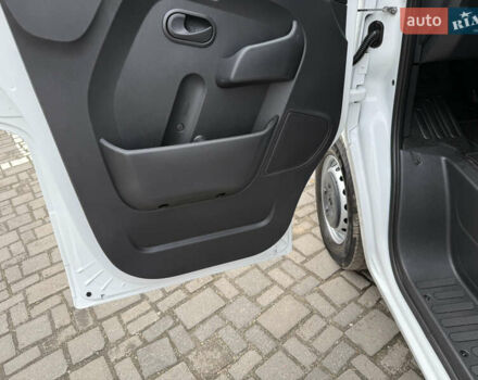 Білий Рено Мастєр, об'ємом двигуна 0 л та пробігом 266 тис. км за 21300 $, фото 31 на Automoto.ua