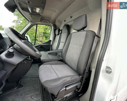 Белый Рено Мастер, объемом двигателя 2.3 л и пробегом 204 тыс. км за 20800 $, фото 12 на Automoto.ua