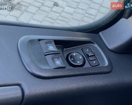 Білий Рено Мастєр, об'ємом двигуна 2.3 л та пробігом 218 тис. км за 19999 $, фото 37 на Automoto.ua