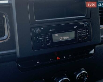 Білий Рено Мастєр, об'ємом двигуна 2.3 л та пробігом 218 тис. км за 19999 $, фото 48 на Automoto.ua