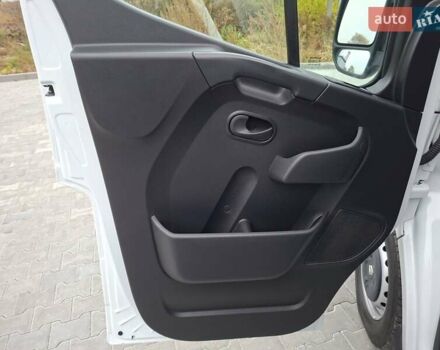 Білий Рено Мастєр, об'ємом двигуна 2.3 л та пробігом 240 тис. км за 18456 $, фото 17 на Automoto.ua