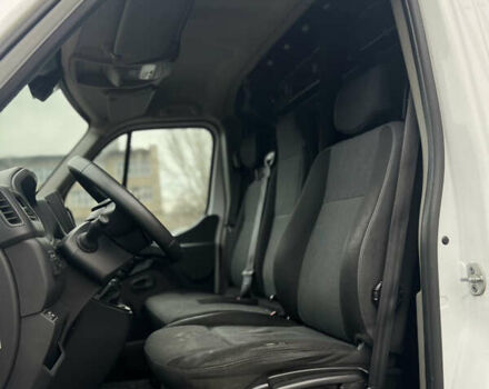 Белый Рено Мастер, объемом двигателя 2.3 л и пробегом 372 тыс. км за 18500 $, фото 14 на Automoto.ua