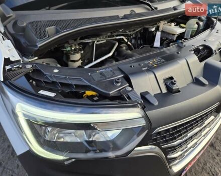 Белый Рено Мастер, объемом двигателя 2.3 л и пробегом 179 тыс. км за 18900 $, фото 46 на Automoto.ua