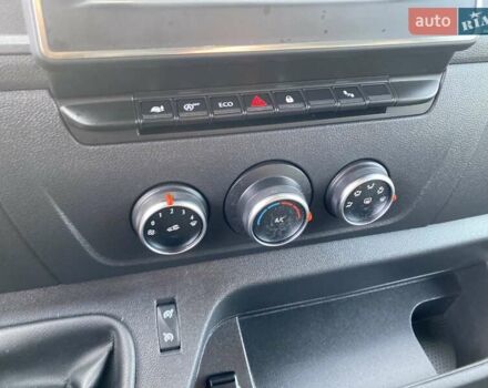 Белый Рено Мастер, объемом двигателя 2.3 л и пробегом 138 тыс. км за 18850 $, фото 39 на Automoto.ua