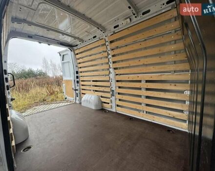 Белый Рено Мастер, объемом двигателя 2.3 л и пробегом 262 тыс. км за 18100 $, фото 24 на Automoto.ua