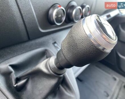 Белый Рено Мастер, объемом двигателя 2.3 л и пробегом 138 тыс. км за 18850 $, фото 47 на Automoto.ua