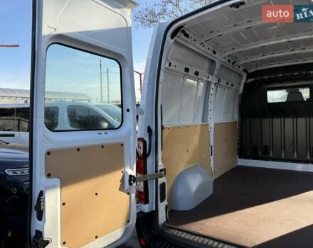 Белый Рено Мастер, объемом двигателя 2.3 л и пробегом 250 тыс. км за 19999 $, фото 34 на Automoto.ua