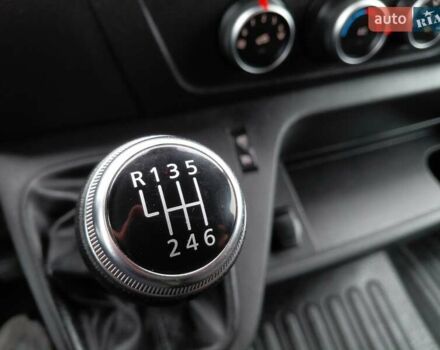 Белый Рено Мастер, объемом двигателя 2.3 л и пробегом 216 тыс. км за 20000 $, фото 56 на Automoto.ua