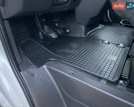 Белый Рено Мастер, объемом двигателя 0 л и пробегом 252 тыс. км за 18800 $, фото 24 на Automoto.ua