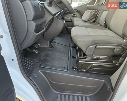 Белый Рено Мастер, объемом двигателя 2.3 л и пробегом 179 тыс. км за 18900 $, фото 55 на Automoto.ua