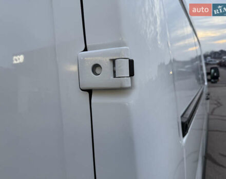 Белый Рено Мастер, объемом двигателя 0 л и пробегом 252 тыс. км за 18800 $, фото 12 на Automoto.ua