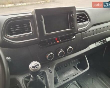 Белый Рено Мастер, объемом двигателя 2.3 л и пробегом 241 тыс. км за 19800 $, фото 7 на Automoto.ua