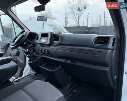 Белый Рено Мастер, объемом двигателя 2.3 л и пробегом 320 тыс. км за 24500 $, фото 39 на Automoto.ua