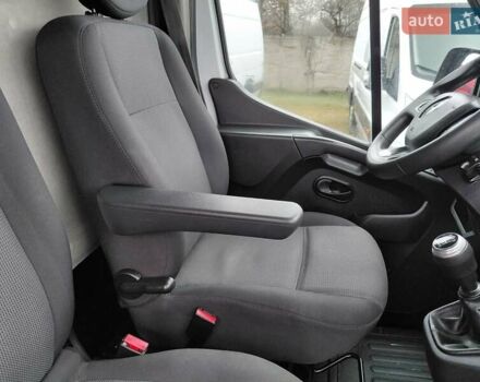 Белый Рено Мастер, объемом двигателя 2.3 л и пробегом 216 тыс. км за 20000 $, фото 43 на Automoto.ua