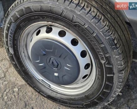 Белый Рено Мастер, объемом двигателя 2.3 л и пробегом 179 тыс. км за 18900 $, фото 21 на Automoto.ua