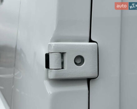 Белый Рено Мастер, объемом двигателя 2.3 л и пробегом 240 тыс. км за 18500 $, фото 29 на Automoto.ua