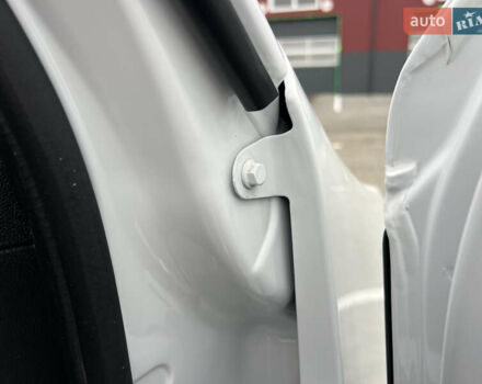 Белый Рено Мастер, объемом двигателя 2.3 л и пробегом 233 тыс. км за 17900 $, фото 126 на Automoto.ua