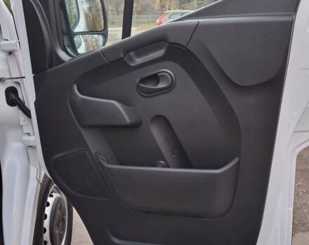 Белый Рено Мастер, объемом двигателя 2.3 л и пробегом 288 тыс. км за 19600 $, фото 27 на Automoto.ua