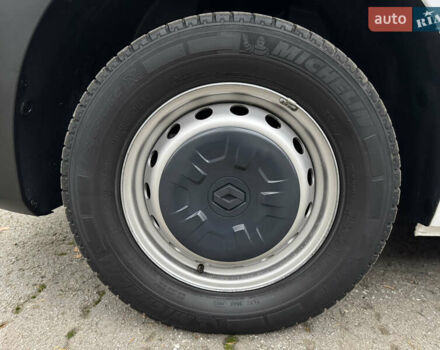 Белый Рено Мастер, объемом двигателя 2.3 л и пробегом 66 тыс. км за 25800 $, фото 18 на Automoto.ua